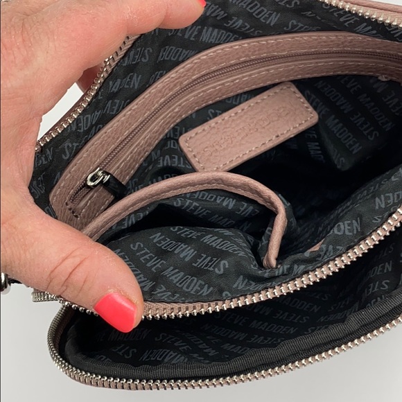 NWT Steve Madden BGLAMM Crossbody - Picture 4 of 9